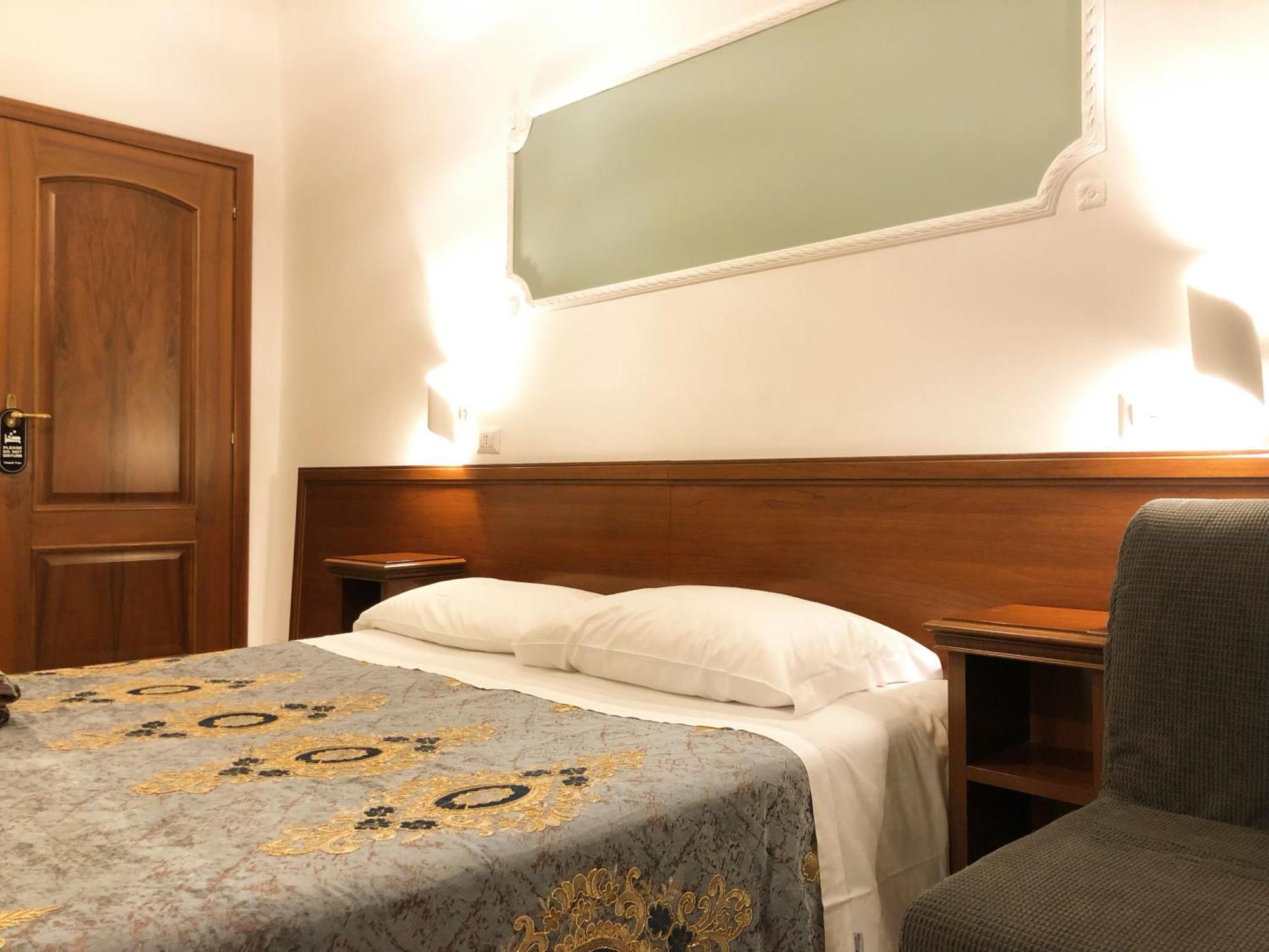 Hostel Cosmos Rzym Zewnętrze zdjęcie