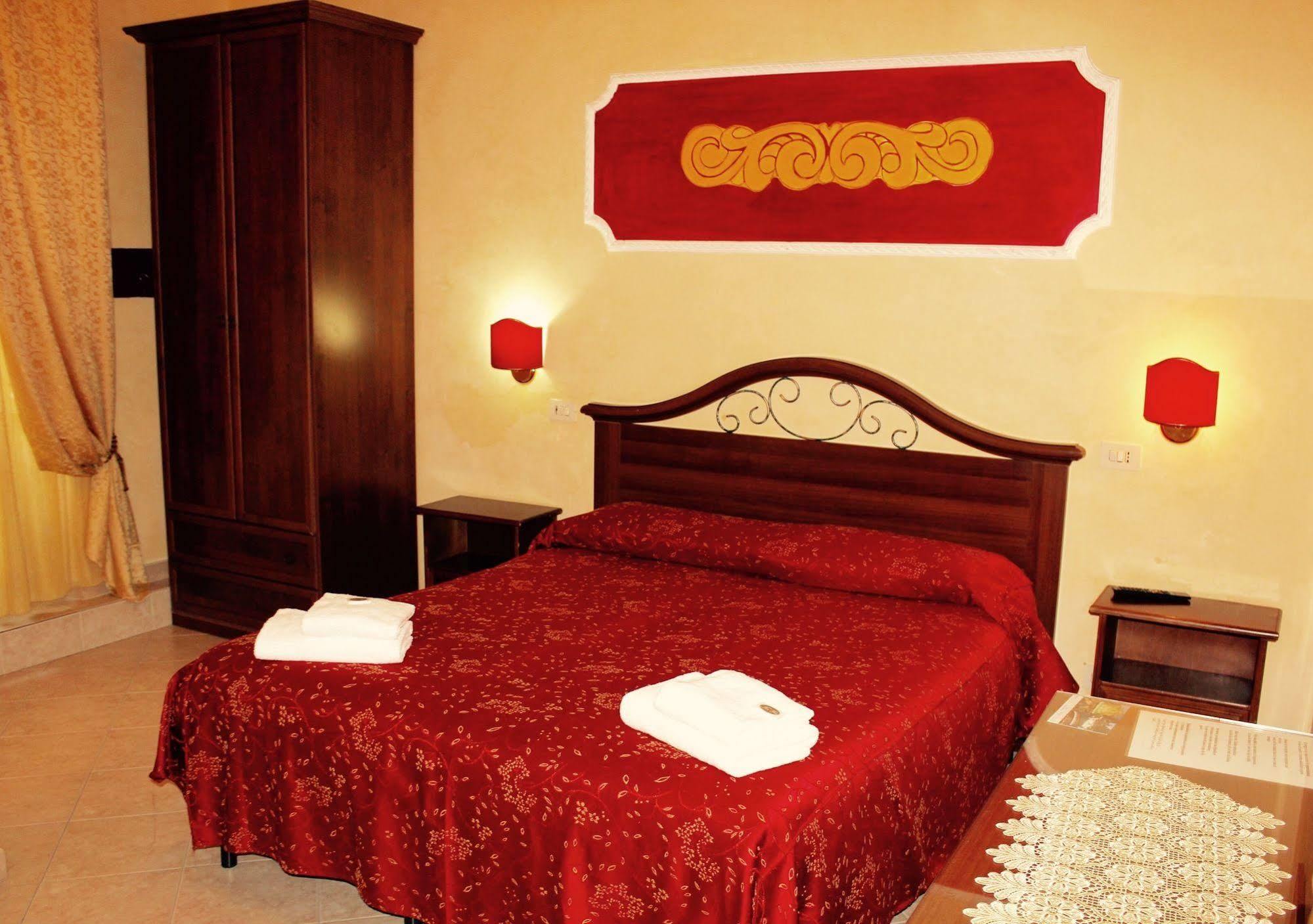 Hostel Cosmos Rzym Zewnętrze zdjęcie