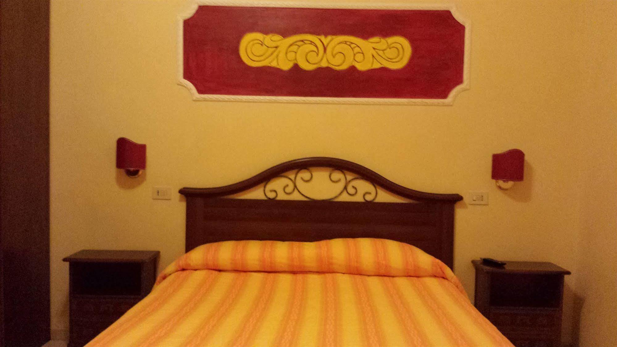 Hostel Cosmos Rzym Zewnętrze zdjęcie